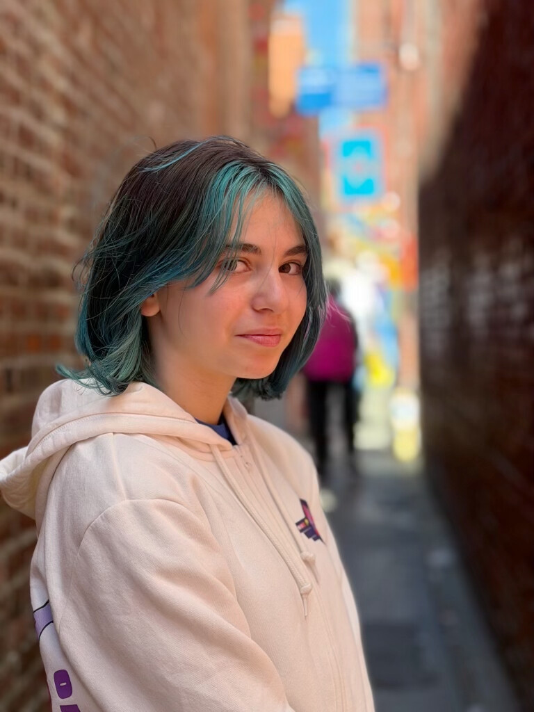 Lucy in a city alley